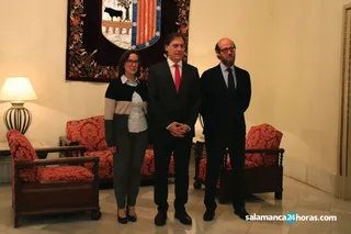 Carbayo recibe al director y a la cooerdinadora provincial de la Fundación del Toro de Lidia2