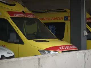 Ambulancias y ambulancia en el hospital de Salamanca. Archivo.