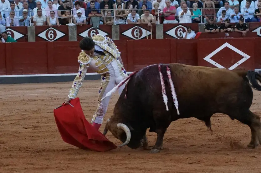 Roca Rey ante el sexto de Garcigrande, 