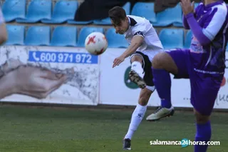 Caramelo dispara ante el Becerril.