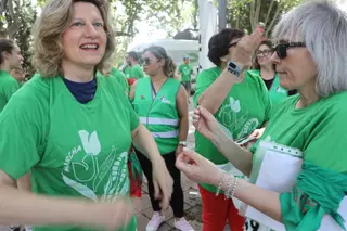 Salamanca se tiñe de verde en apoyo a los afectados por el Párkinson