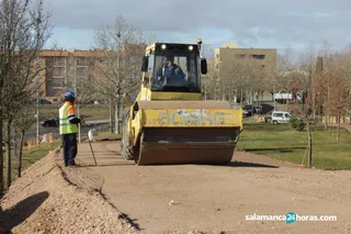 Obreros obras apisonadoras camiones (2)
