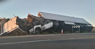 Un herido al salirse de la carretera un camión en La Mata de Ledesma