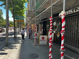 Edificio en obras en la avenida de Mirat