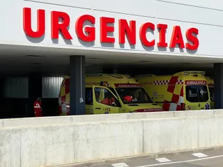 Ambulancias a las puertas de Urgencias en el hospital de Salamanca | Salamanca24horas