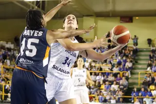 Fasoula lanza ante Hayes | FOTO SALAMANCA24HORAS.COM