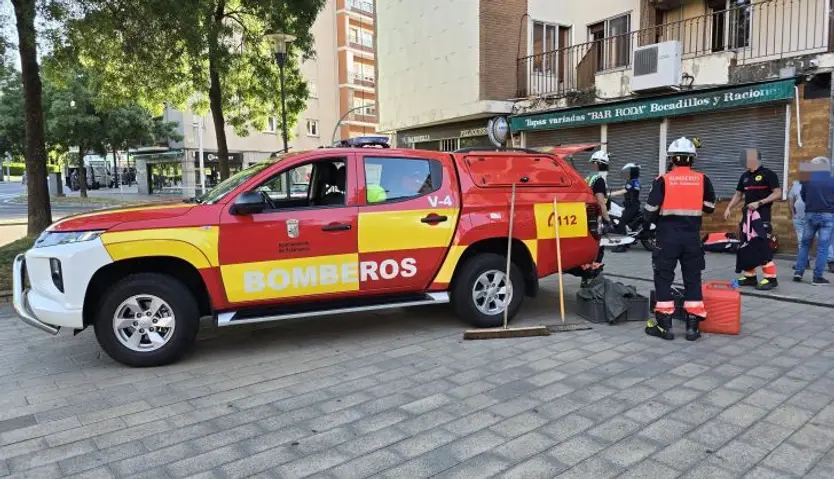 Fuga de agua en la avenida de Villamayor