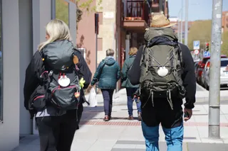 Turistas haciendo el camino de Santiago