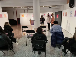 El zaguán del Centro de Desarrollo Sociocultural acoge la exposición de Ruth Rodríguez Castro