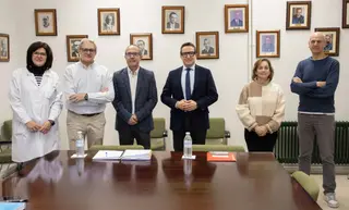 Juan Manuel Corchado junto al equipo de dirección de la Escuela Técnica Superior de Ingeniería Industrial de Béjar de la USAL./ Raquel J. Santos (Comunicación USAL) | USAL