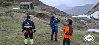 Un equipo realizando labores de búsqueda del montañero, cuyo cuerpo ha sido hallado sin vida este miércoles | SEPA