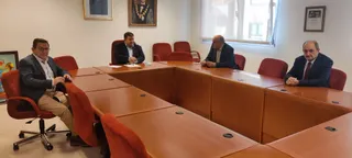 Reunión de miembros del Ayto. de Santa Marta con integrantes de la UNED