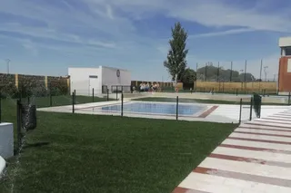 Instalaciones de las piscinas municipales de Paradinas de San Juan