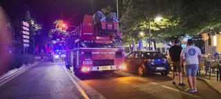 Un aparato de aire acondicionado origina un incendio que obliga a desalojar un bar en el paseo de Carmelitas