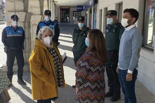 La alcaldesa de Peñaranda junto a la subdelegada del Gobierno antes de la reunión de la Junta Local de Seguridad
