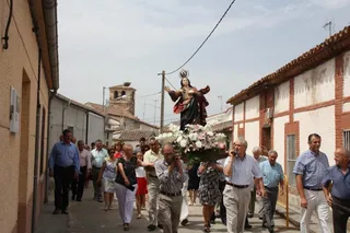 Peñarandilla rinde honores a la Asunción