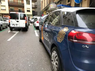 Un coche de la Policía Nacional en el lugar de los hecho (calle Prof. Sáez) | Foto: S24H