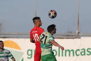 More gana una disputa aérea ante La Virgen.