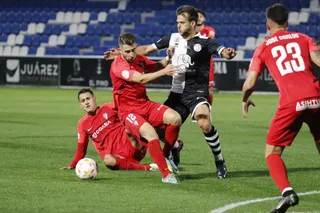 Tropi, en el duelo ante el San Fernando | FOTO SALAMANCA24HORAS.COM