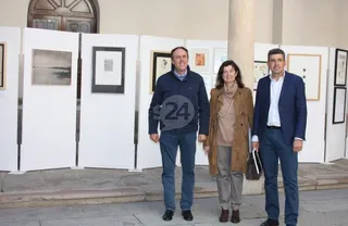 El patio de La Salina acoge la exposición de grabados de Alfara Studio