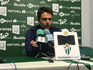 Mario Sánchez, entrenador del CD Guijuelo. Foto SALAMANCA24HORAS.