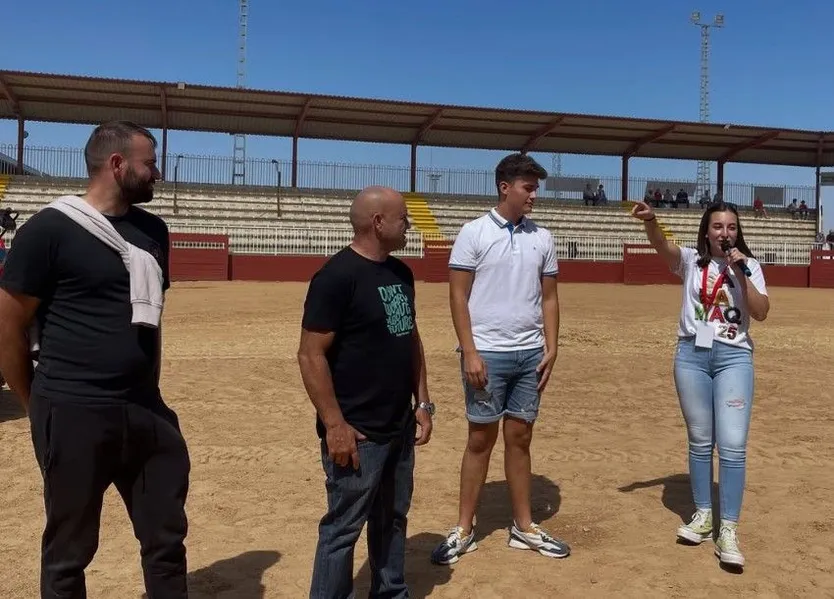 Gymkana de influencers en Salamaq con las gradas vacías. Foto Diputación de Salamanca (1)