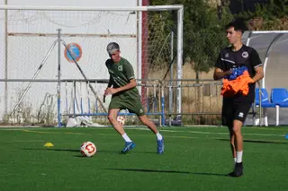 Jota, en un entrenamiento con Unionistas | Andrea