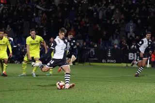 Planas lanza el penalti ante el Villarreal | FOTO ANDREA MATEOS