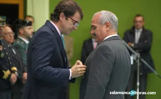Salvador Vicente Mañueco condecoración