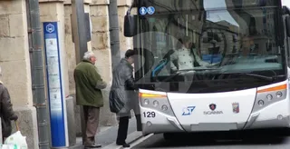 El PSOE pide que se incorporen autobuses eléctricos en las próximas renovaciones de la flota