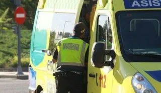 Un herido tras la colisión entre dos turismos en la avenida Lasalle