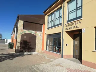 centro polivalente y biblioteca municipal de Doñinos