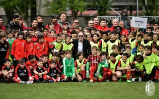 Hugo a la derecha de Franco Baresi, Mítico ex jugador del Milan