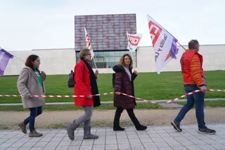 CCOO y UGT rodean las Cortes de Castilla y León - Eduardo Margareto (ICAL)