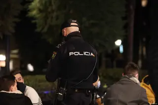Policia nacional en las calles