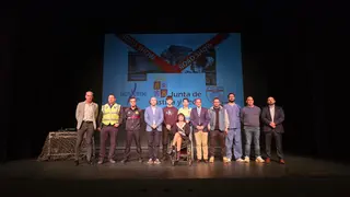 El concejal de Protección Ciudadana y Tráfico, Ángel Molina, asiste a la actividad escolar de concienciación sobre seguridad vial de Aesleme
