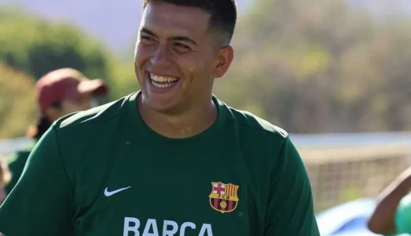 Fernando López, en la academia del Barcelona 3