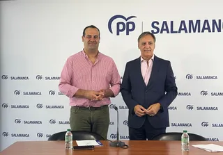 Carlos García Carbayo, acompañado de David Mingo durante la rueda de prensa antes de la celebración del Comité Ejecutivo Provincial