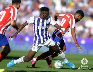 Salisu lucha con lemar