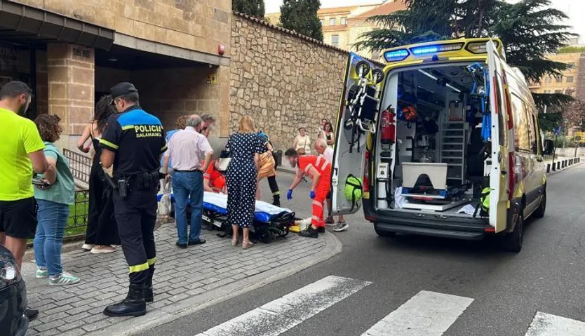 Herida una mujer tras ser atropellada en la calle Condes de Crespo Rascón (3)