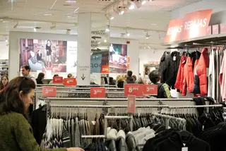 Primera jornada de rebajas en El Tormes (13)