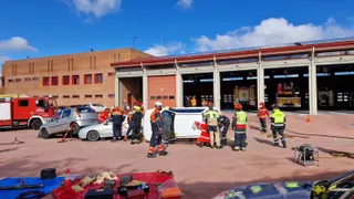 El Parque de Bomberos de Salamanca acoge la recreación de un accidente de tráfico múltiple con víctimas atrapadas. Foto Comunicación Junta de Castilla y León | @eloy1271
