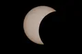 Salamanca se queda a oscuras para contemplar un eclipse solar casi total | Javier S. Fraile
