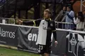 Diego Caballo se dispone a sacar un córner.