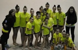 Buen papel de las gimnastas charras del Club Rítmica Villares de la Reina