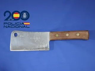 Macheta de cocina con la que se produjeron las amenazas. Foto Policía Nacional de Salamanca