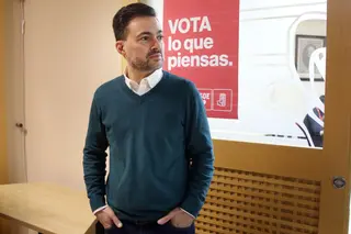 Votaciones de las elecciones primarias del PSOE de León; en la imagen, el candidato Javier Alfonso Cendón | Peio Garcí­a (ICAL)