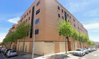 Ubicación del local a subasta en la calle Félix de Montemar, número 10 | Google Maps