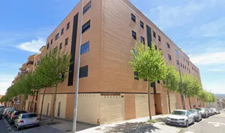 Ubicación del local a subasta en la calle Félix de Montemar, número 10 | Google Maps