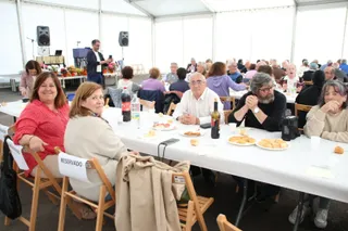 Comida por el día de los Mayores en Villamayor